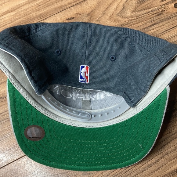 2012 Mimi Heat Offical SnapBack Hat Adidas Locker Room NBA Champions basketball - Picture 6 of 13